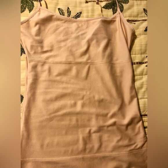 Nice nude tank by Jockey in size medium - Picture 1 of 2